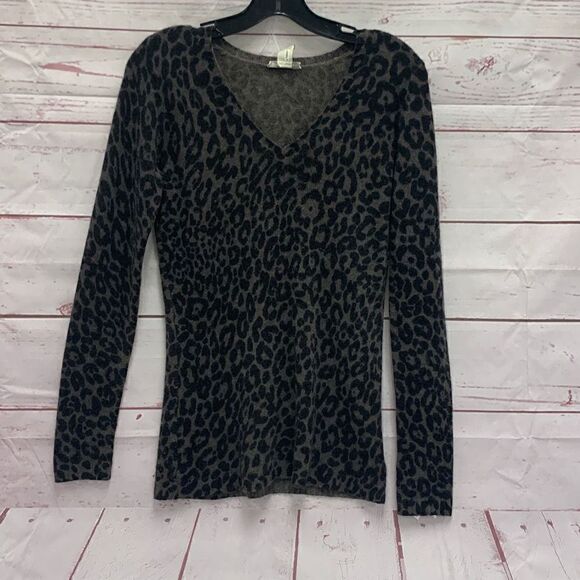 White + Warren Cashmere Pullover V Neck Sweater Gray Cheetah Print Size Small - Picture 1 of 5